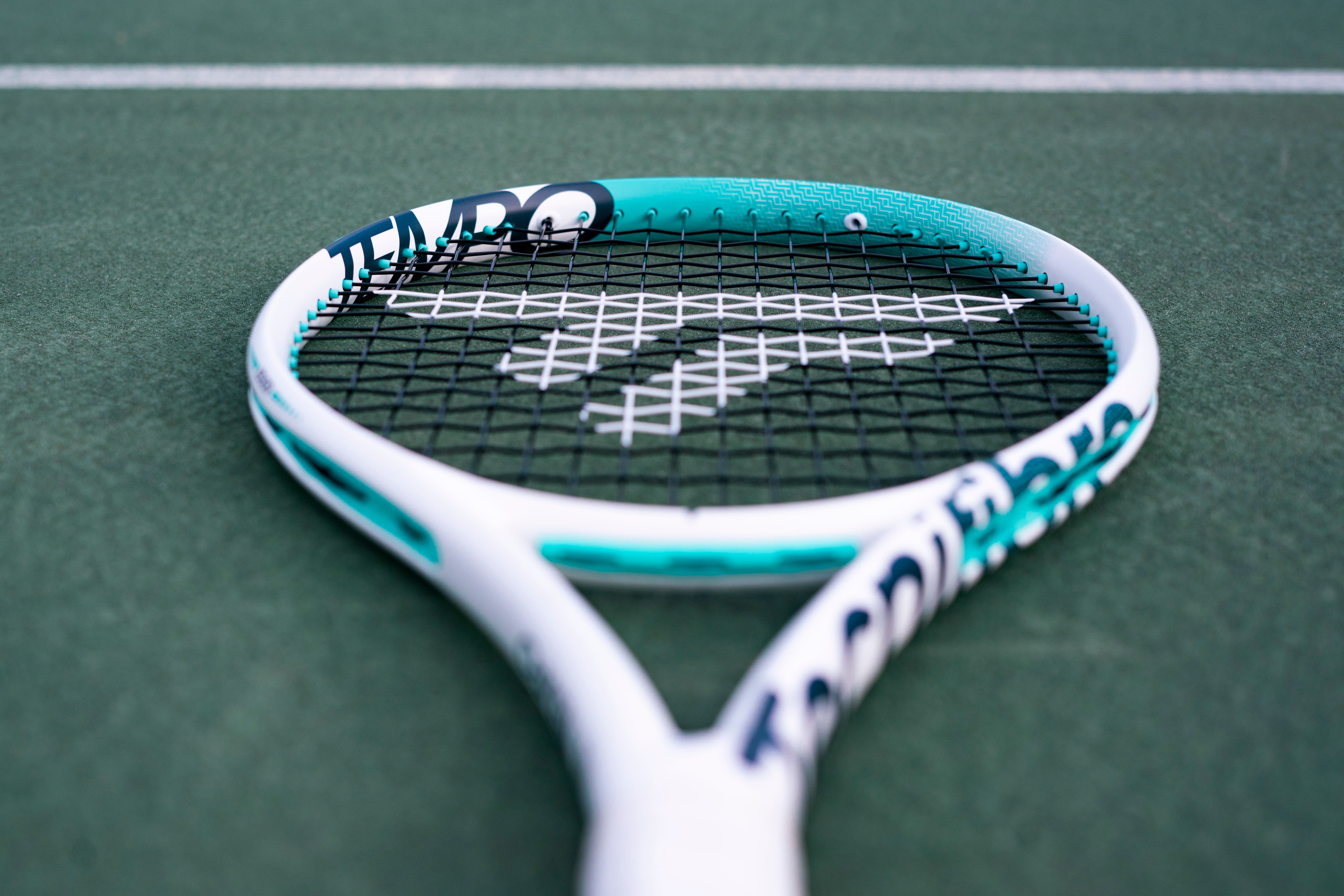 Tempo The only racket technically designed for women