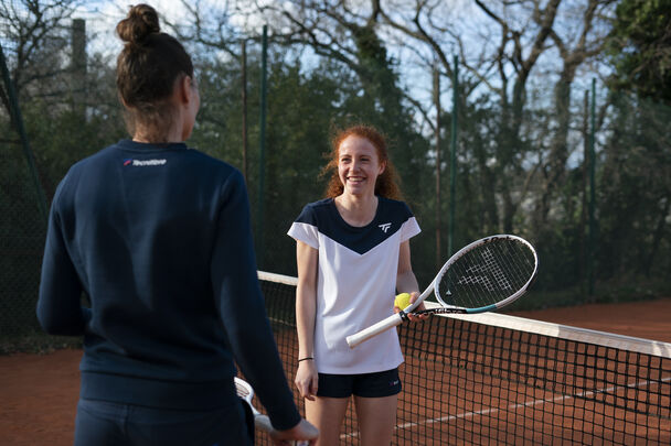 WOMEN PERF TEE image number 3
